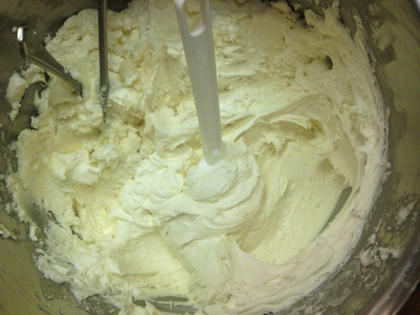 How to (Easily) Make Smooth Buttercream