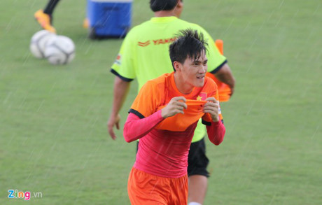 Phat lo chan sut la ma quen cho HLV Huu Thang - Anh 3