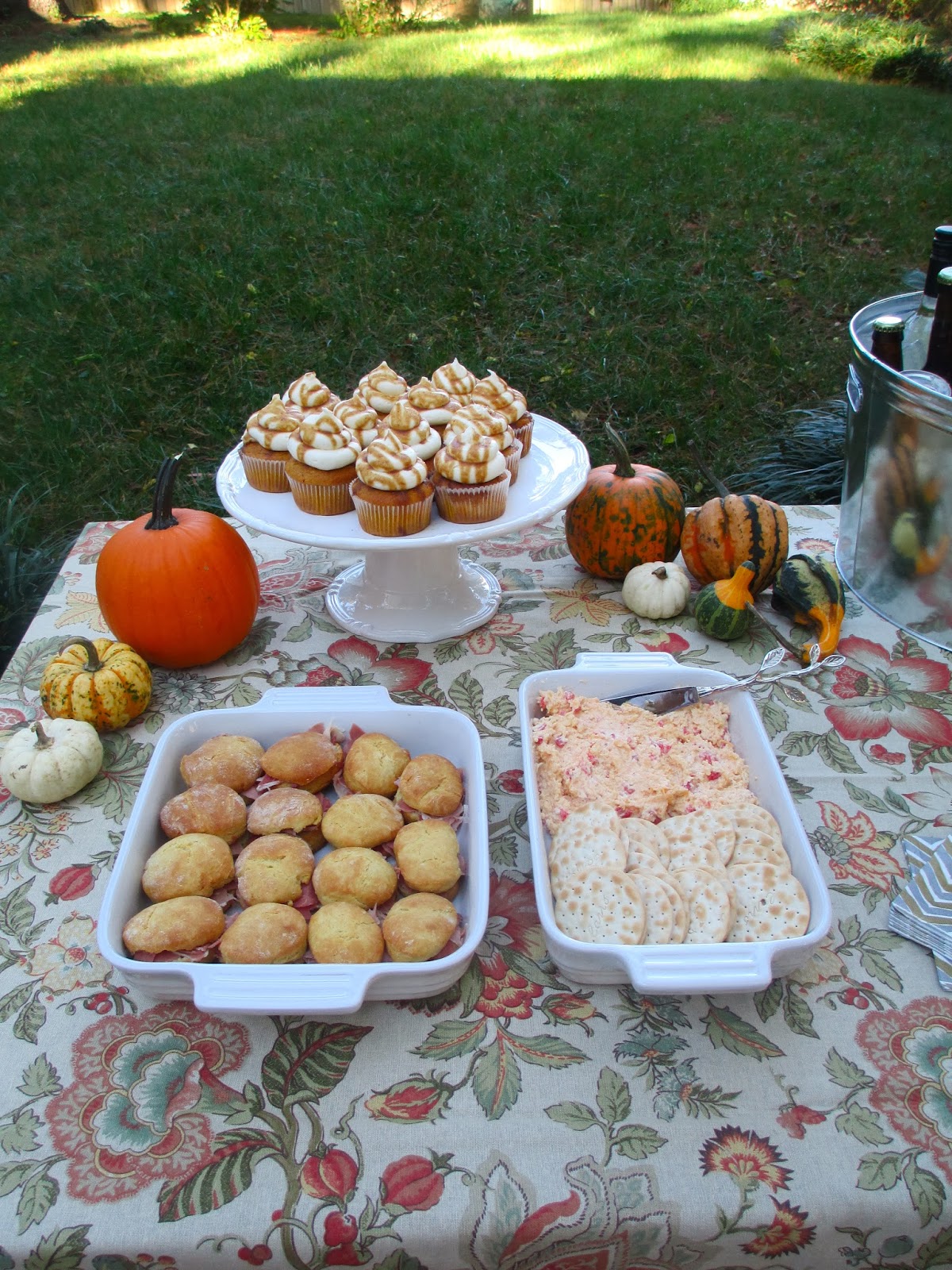 alexandra-bee-blog-pumpkin-carving-party