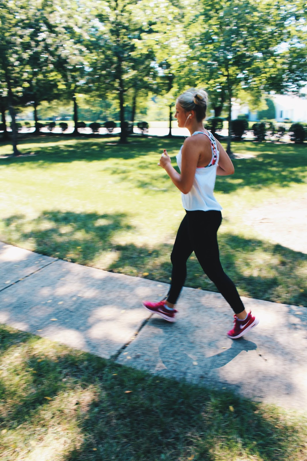 giveaway! best athletic wear ever. PEERY DAYS