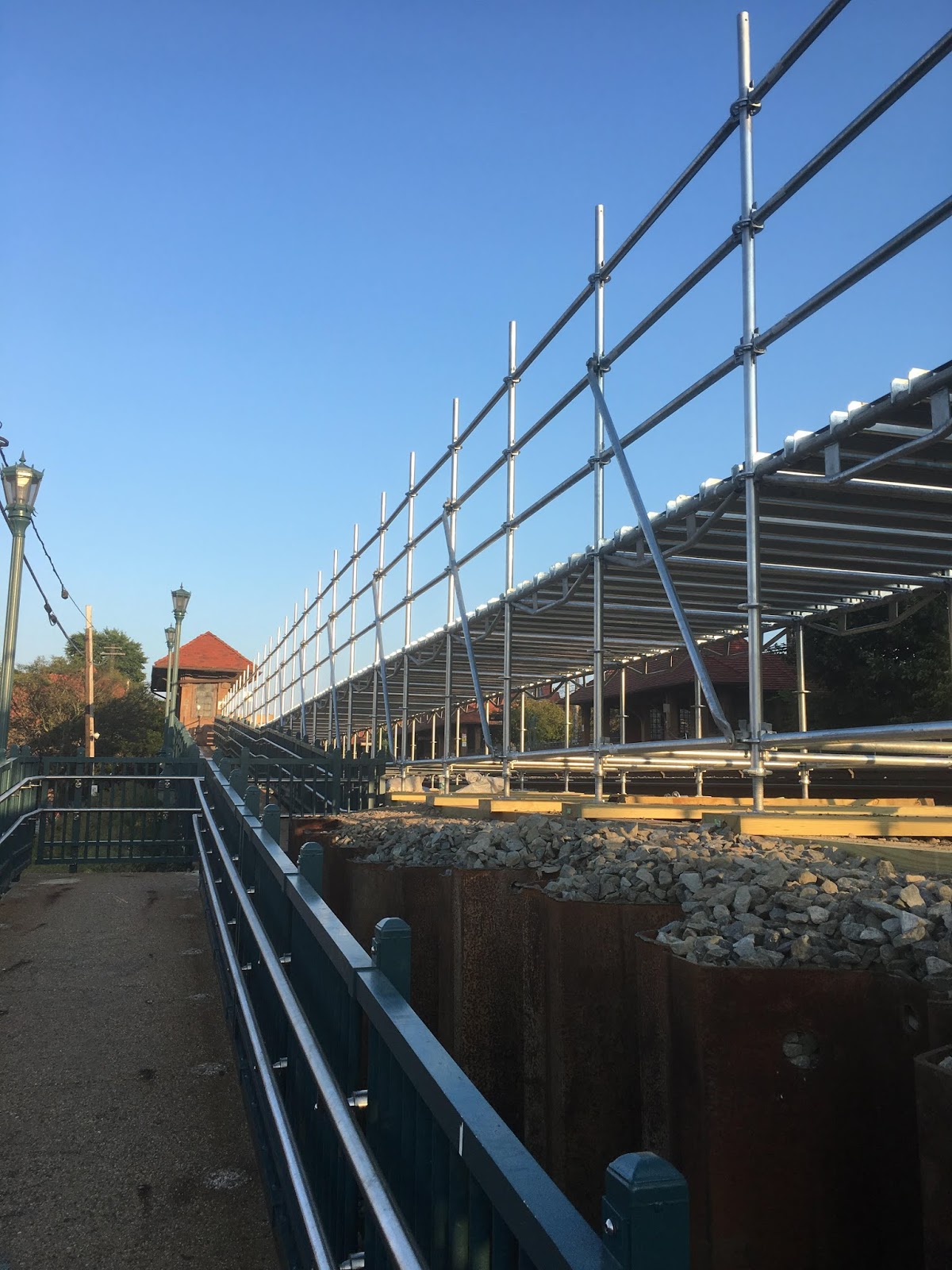 Edge Of The City Forest Hills Lirr Platform Expansion Underway