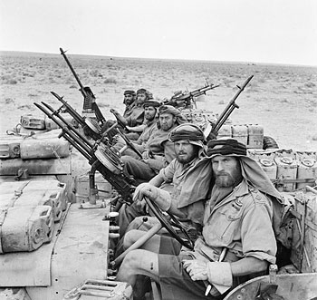 WW2-Special Air Service troops pictured in the North African desert