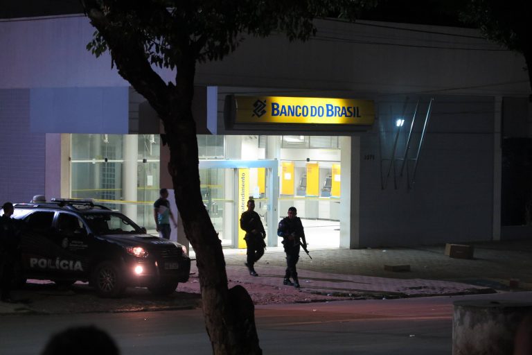 ANTONIO EVANDRO AMANAIARA RERIUTABA JUAZEIRO DO NORTE BANDIDOS ABREM BURACO EM PAREDE DE Armario Lavadora Lidl ~ ANTONIO EVANDRO AMANAIARA RERIUTABA JUAZEIRO DO NORTE BANDIDOS ABREM BURACO EM PAREDE DE