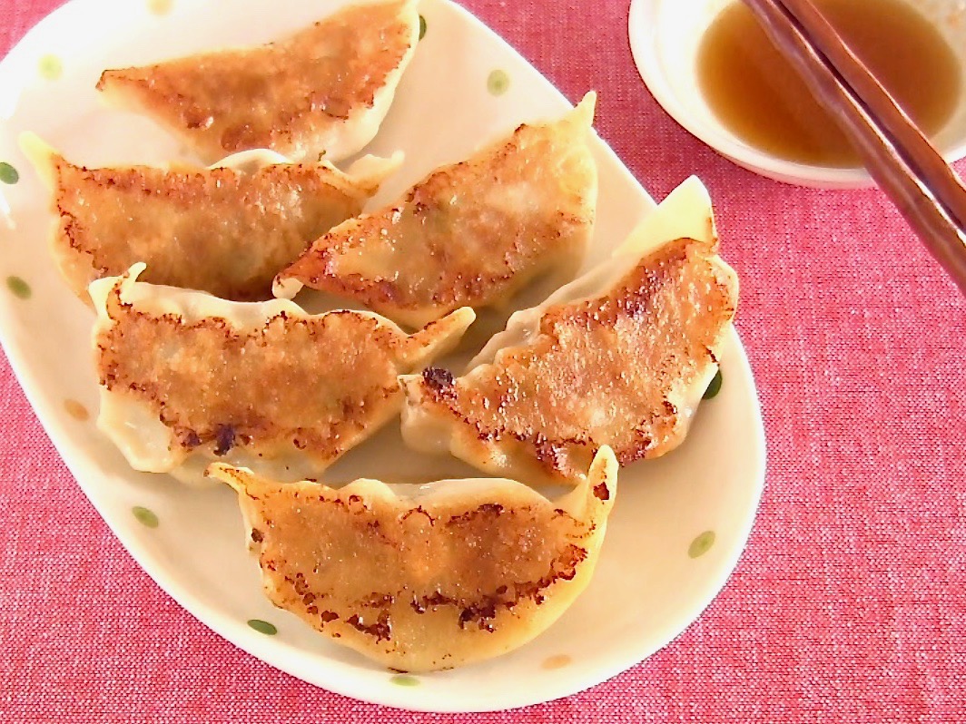 How to Make Gyoza (Very Basic Japanese Potstickers / Fried Dumplings)Gz