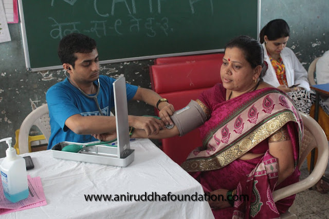 Vashi Donates Blood