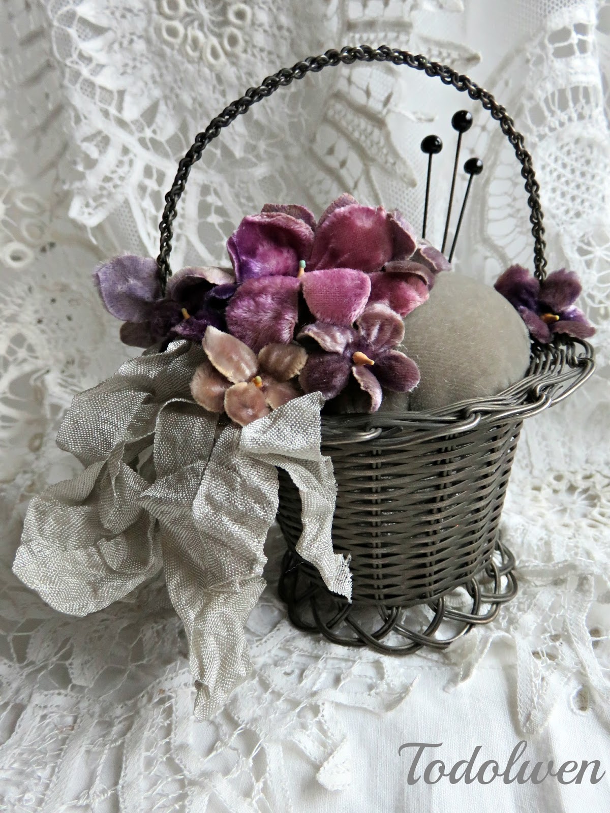 Todolwen A Basket Full Of Posies