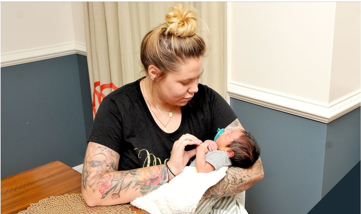 Teen Mom Kailyn Lowry Shares First Pic Of Baby Lo!