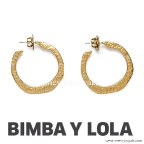 Queen Letizia wore Bimba y Lola Gold Earrings