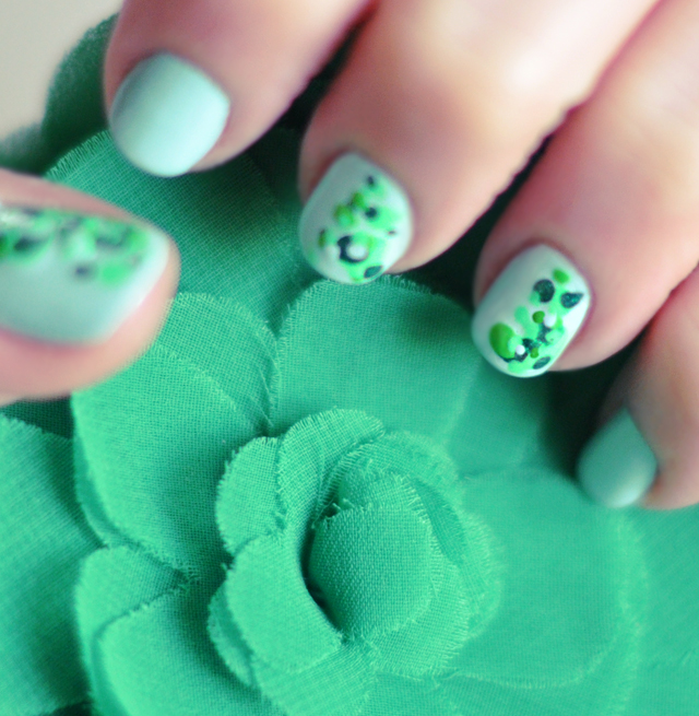 minty green speckled nails, St Patrick's Day manicure, nail art tutorial