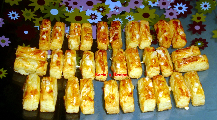 Karin's Recipe: Kaastengels (Indonesian Savory Cheese Cookies)