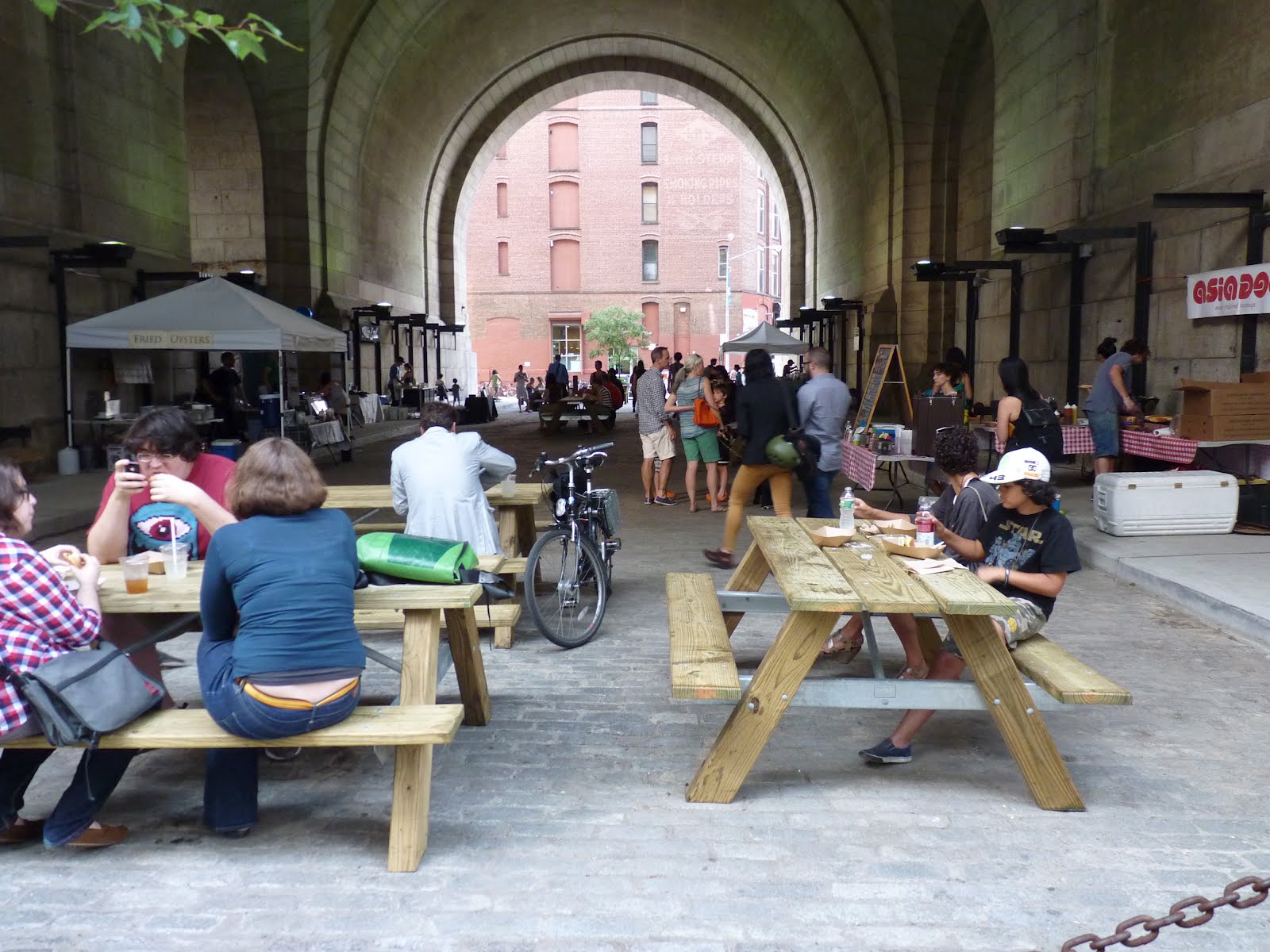 mcbrooklyn A Shady Place to Eat in DUMBO