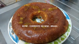 BOLO DE KEFIR DE LEITE COM CALDA DE LARANJA BOLO DE KEFIR DE LEITE COM CALDA DE LARANJA