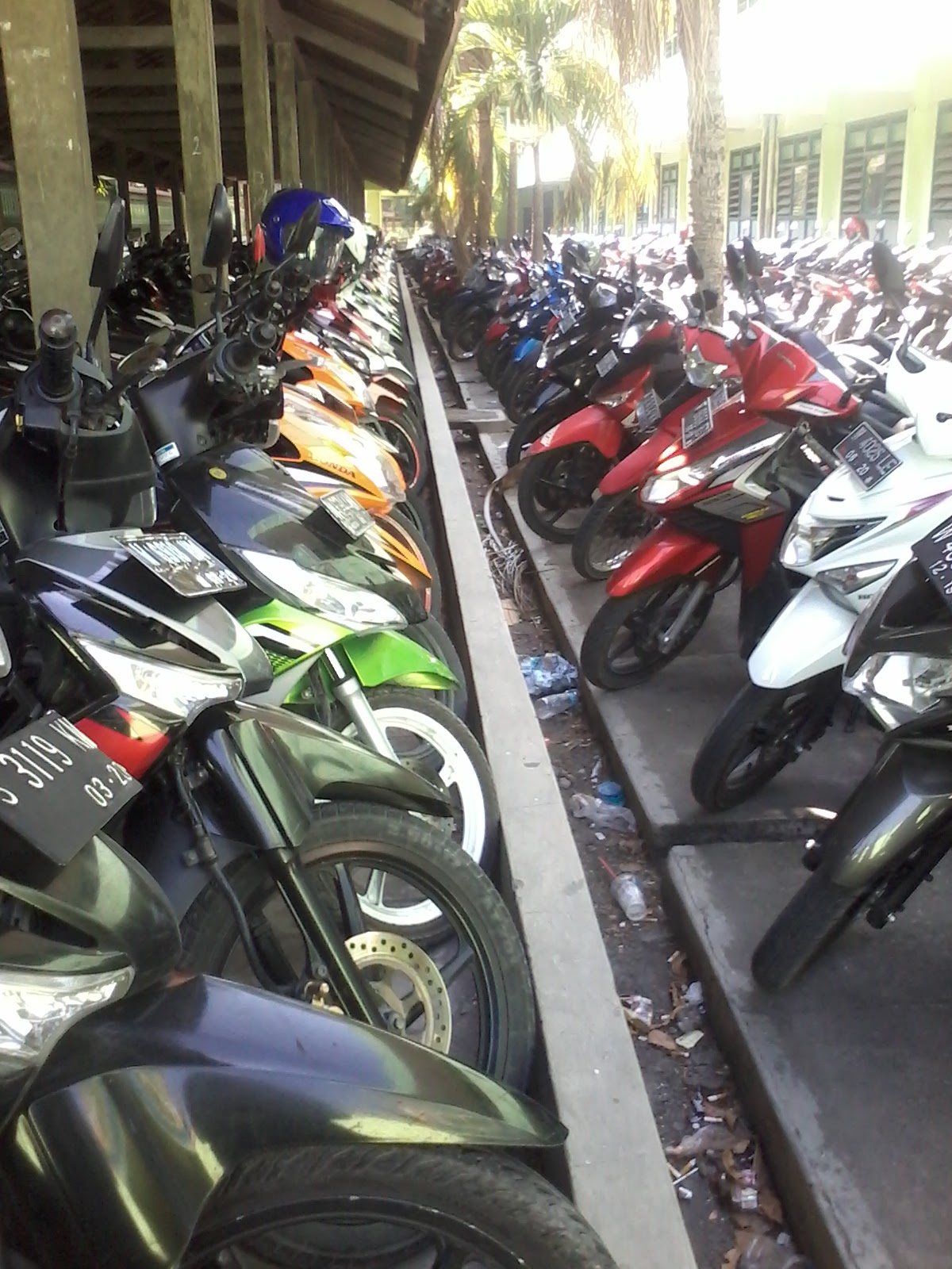 BAKAS TEMPAT PARKIR SEPEDA MOTOR