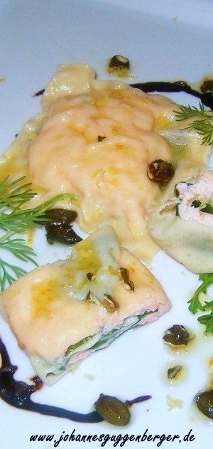 stuttgartcooking: Lachs-Maultaschen an Zitronen-Butter mit Balsamico