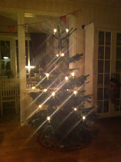 klädd-julgran-miljöbild