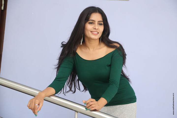 Madhumitha Krishna at E Ee movie trailer launch