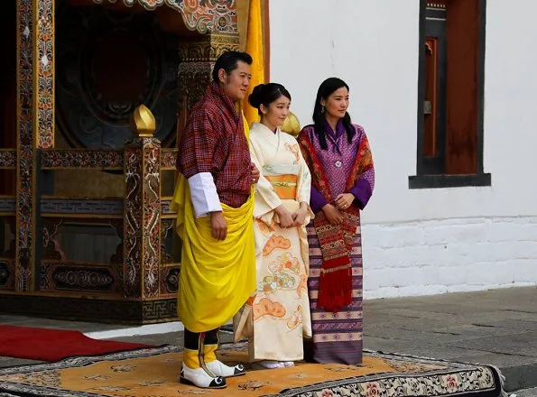 Princess Mako, King Jigme Khesar Namgyel Wangchuck,  Queen Jetsun Pema, Prince Jigme Namgyel Wangchuck at the Tashichhodzong in Thimpu