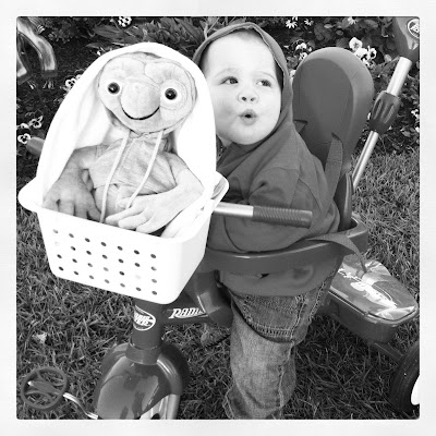 Best toddler Halloween costume Elliot with E.T. - this post shows you everything you need | The Lowcountry Lady