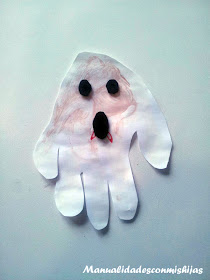 Fantasma - Halloween - Huellas de la mano y témperas
