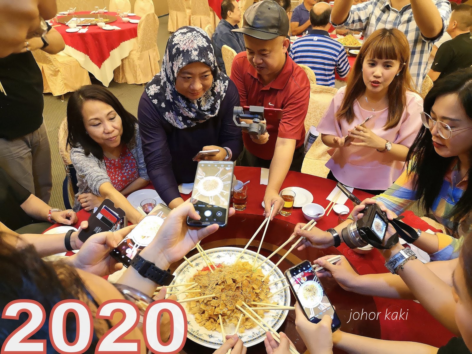 Huat ah! 18 auspicious phrases to shout for good luck during lo hei Complete Yu Sheng Words & Phrases 🥢 Lou Hei Yee Sang Ingredients