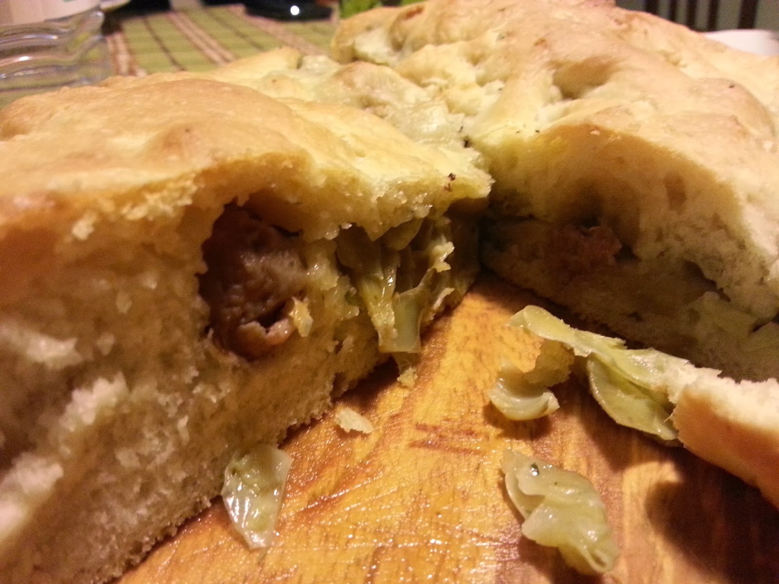 focaccia con salsiccia e carciofi - domenica a cena