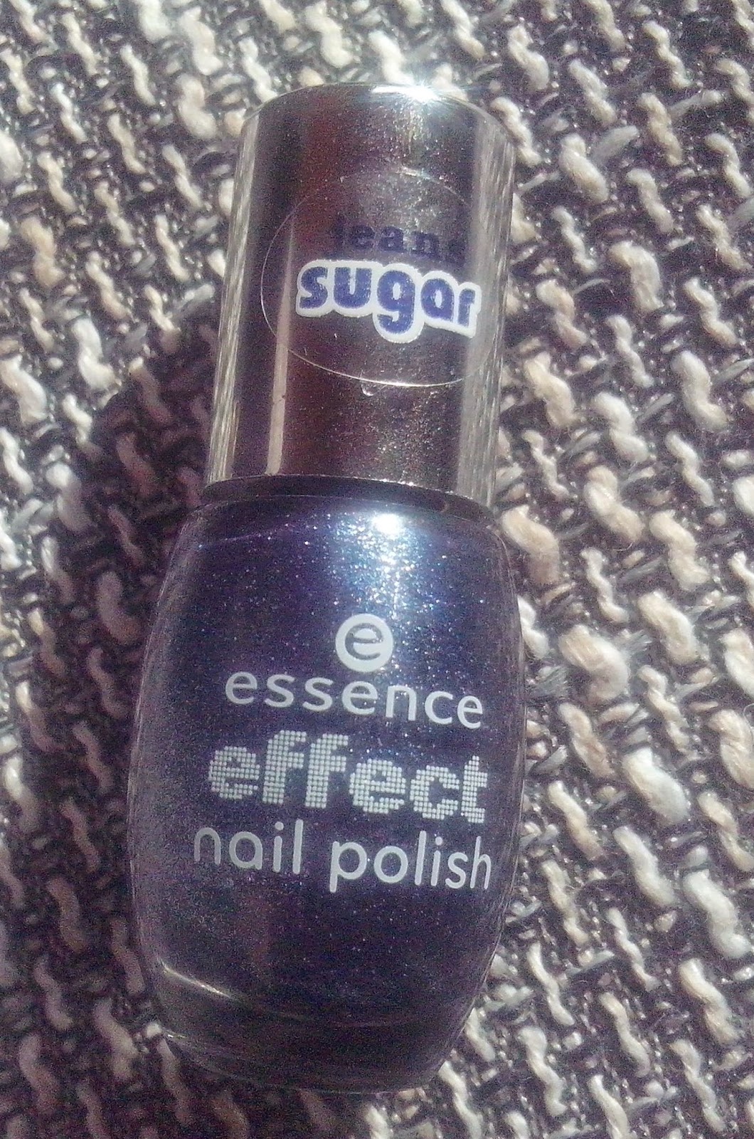 essence-effect-nail-polish-jeans-sugar-07-blue-jeaned