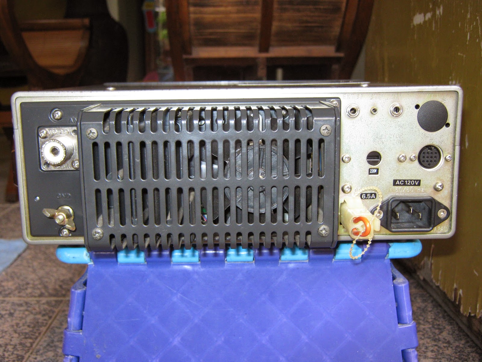 GERNAR ELEKTRONIK KENWOOD TS711A POWER 25W, N/S 8070162....HARGA 11JT