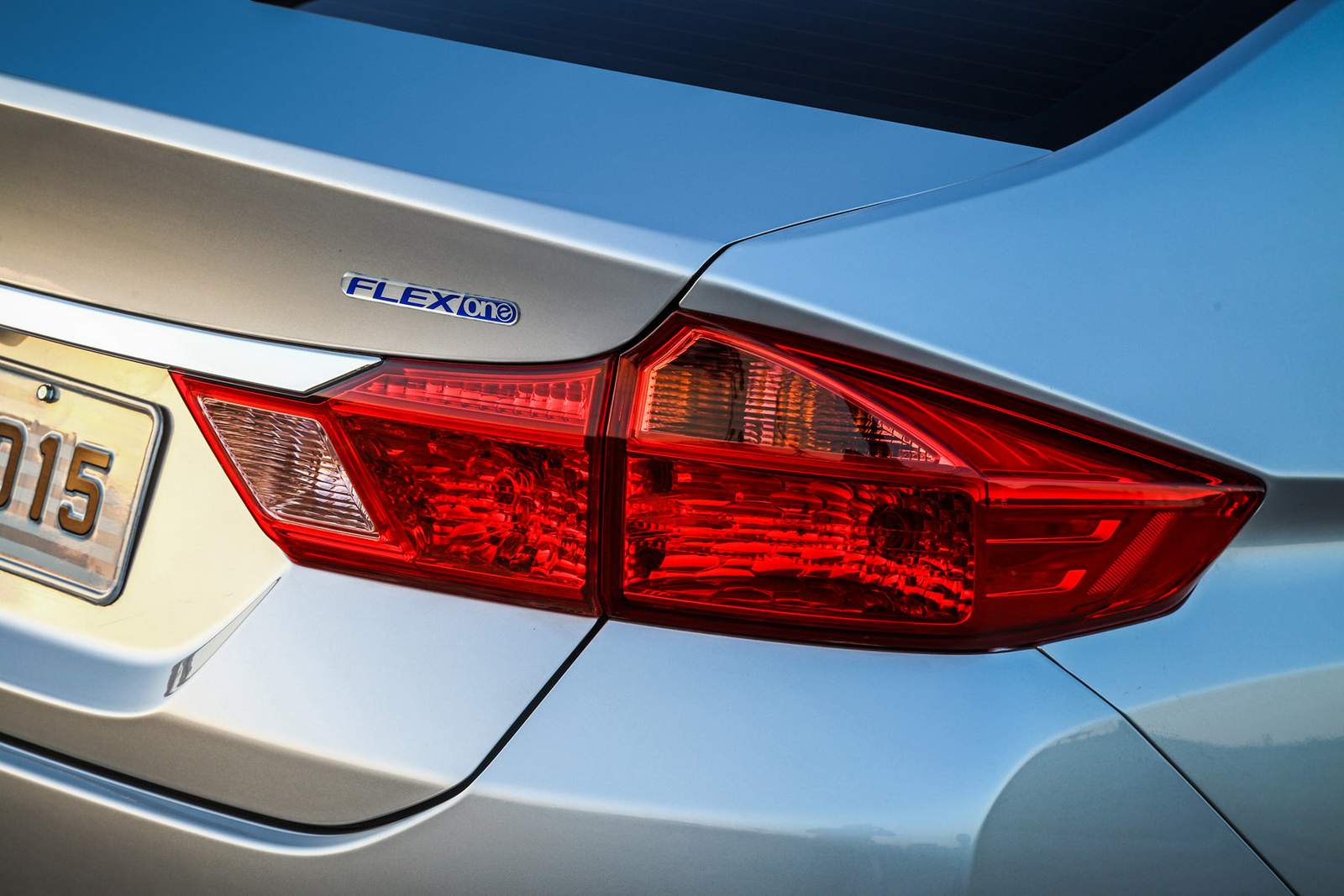 Novo Honda City 2015 preço, itens, consumo e ficha técnica Novo Honda City 2015 preço, itens, consumo e ficha técnica