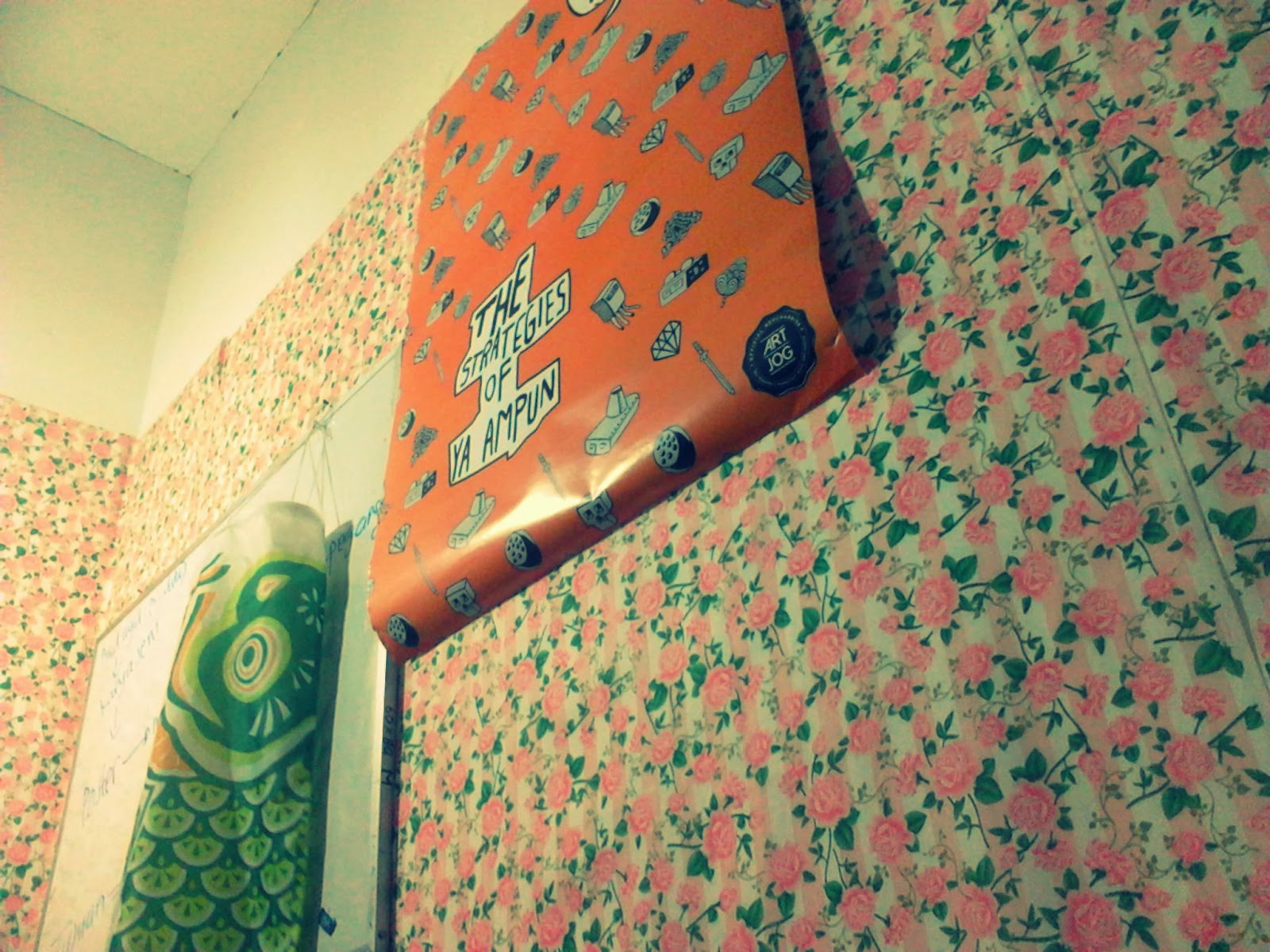 Kamar Aku Begini Kamar Kamu Lebihjauh Kamar Aku Begini Kamar Kamu Lebihjauh