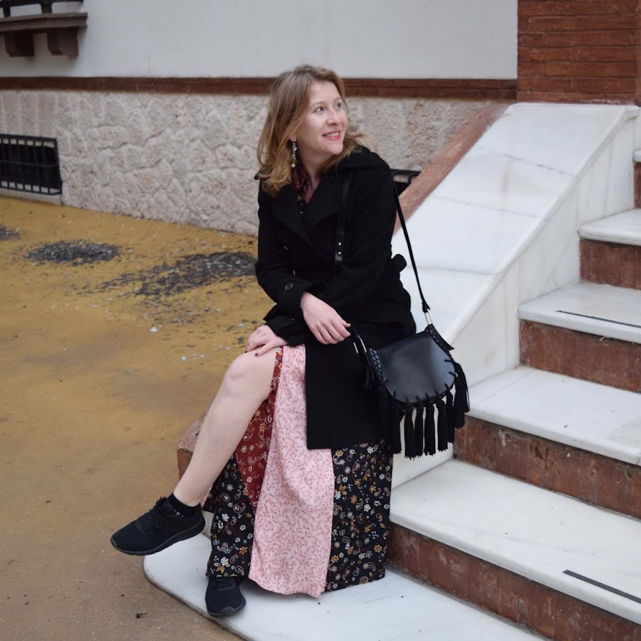 Como_llevar_vestido_largo_con_zapatillas