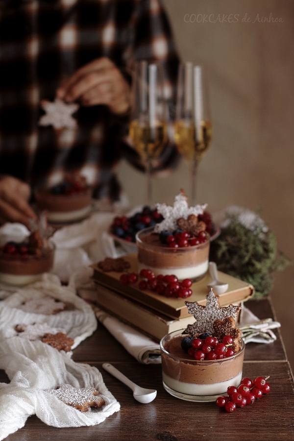 Mousse de Chocolat y Panna Cotta de Cava. Vasitos dobles con Galletas de Jengibre. Cookcakes de Ainhoa