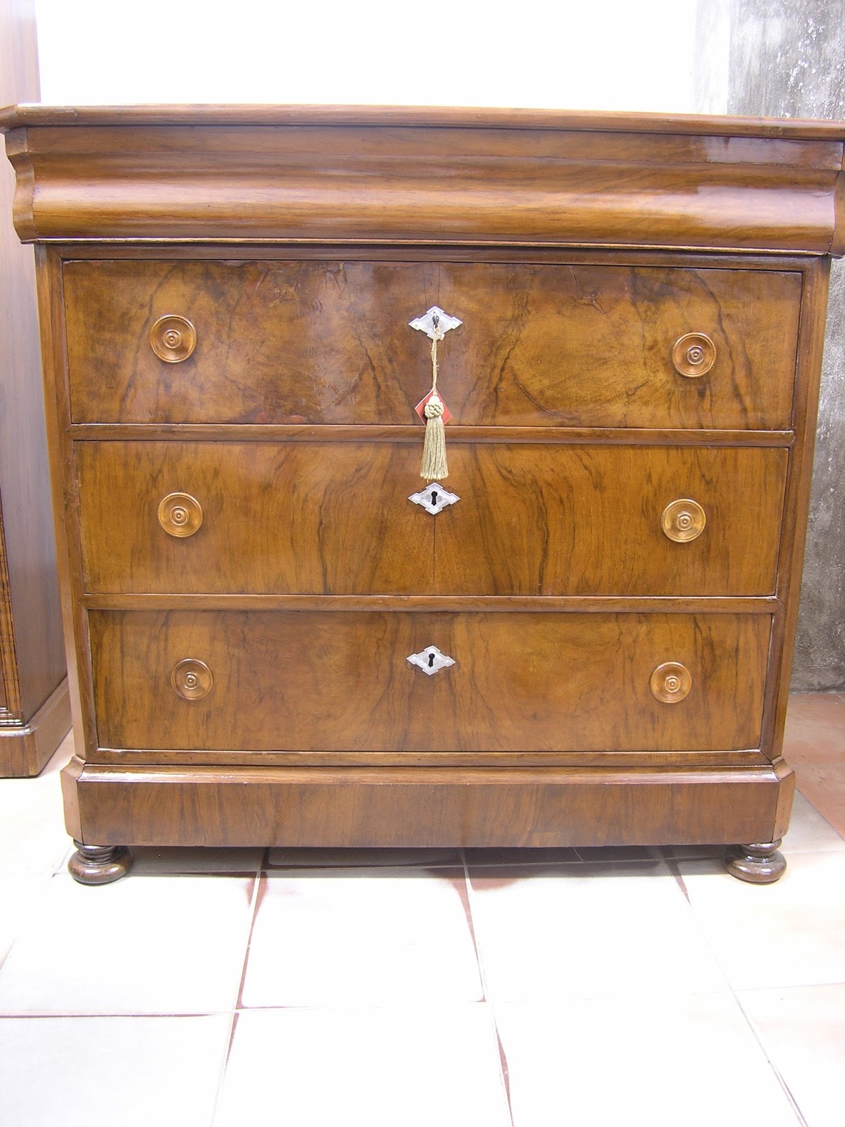 RESTAURACIÓN DE MUEBLE ANTIGUO EN VALENCIA