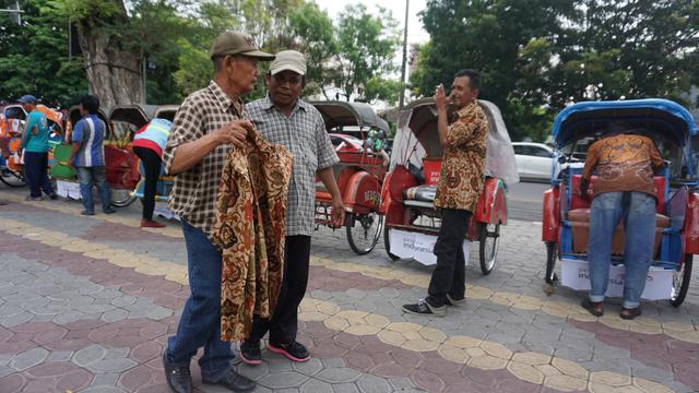 Tukang Becak Pengantar Jemput Tamu Pada Pernikahan Kahiyang Tagih Janji Sumsuman