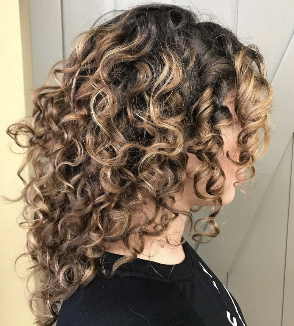 HOW TO GET NATURAL CURLY HAIRSTYLES - LatestHairstylePedia.com