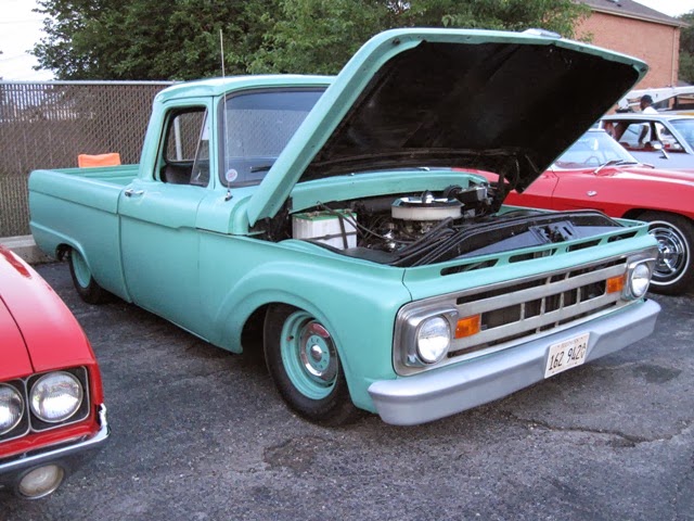 HOT RODS & RACING CARS: The Legendary Dukes Drive In