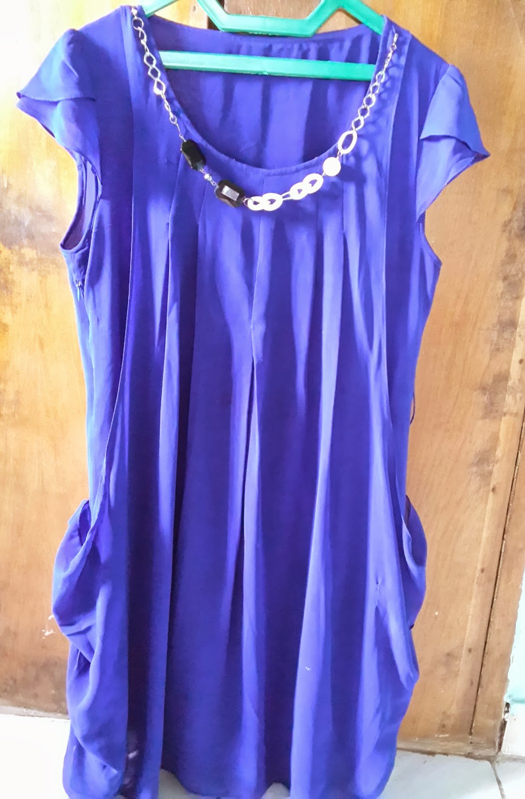 SassyTo's Blog. Accessorizing Plain Colour Clothes