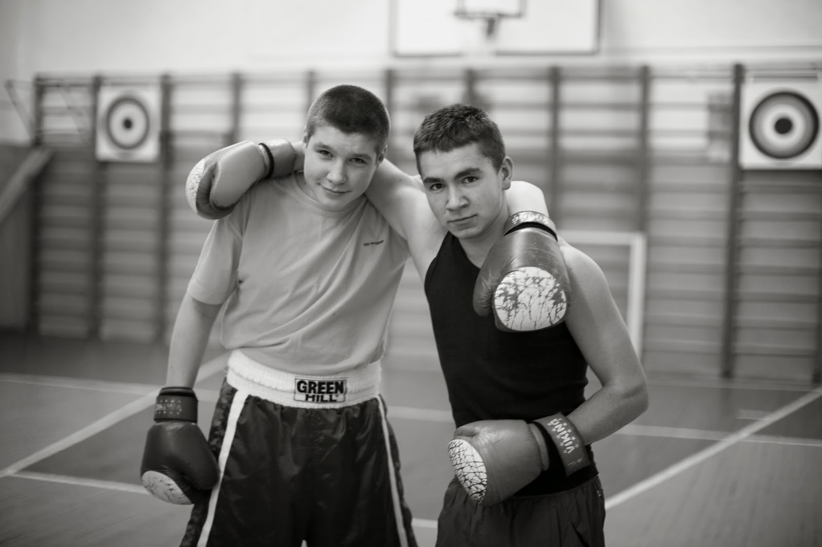 дмитрий бивол канело альварес. виктор хориняк фильм про бокс. мистер нокаут фильм. боксер 2021 акан сатаев. виктор хориняк мистер нокаут.
