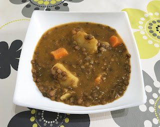 Lentils stewed in curry