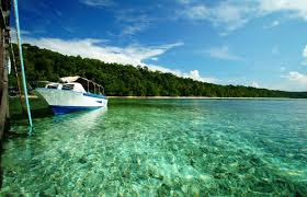 http://www.wisatakalimantan.com/2016/08/pesona-pulau-dan-danau-kakaban.html