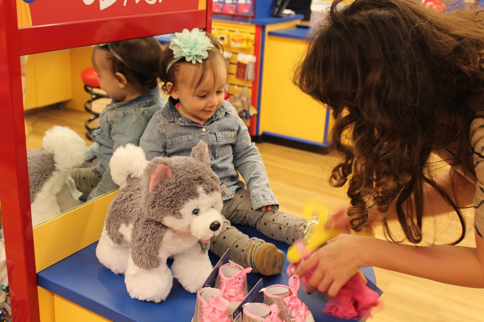 Красноярская фабрика бирюсинка цех. В каком городе делают игрушки. Китайские игрушки. Фабрика игрушек. Музей неваляшек в котовске.