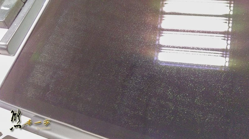 MacBook Retina螢幕掉漆|MBPR 13抗反光塗層鍍膜剝落問題居然也發生在新產品上 MacBook Retina螢幕掉漆|MBPR 13抗反光塗層鍍膜剝落
