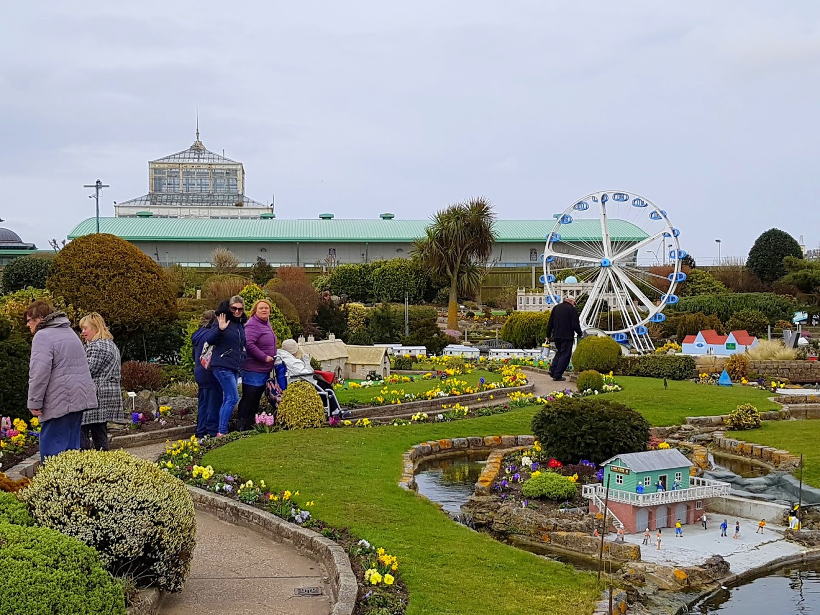 JollyDays Supported Holidays Potters Leisure Resort with Netty, Lesley