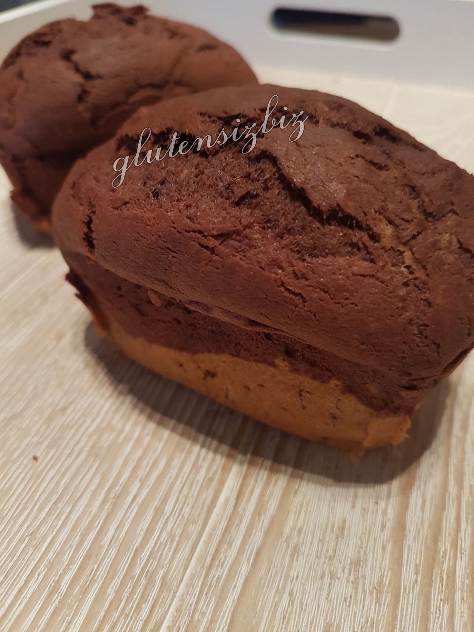 GLUTENSİZ MUZLU KEK