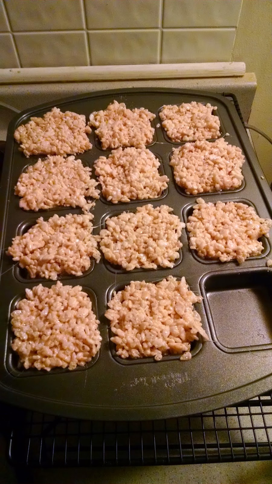 At Home Restaurant Rice Krispies Treats in a Brownie Pan!?