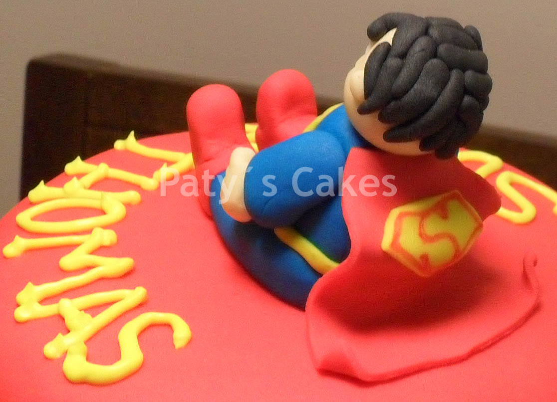Paty´s Cakes Bolo Decorado com Pasta Americana Tema Superman