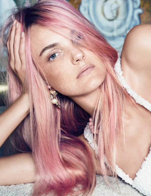 Caroline Trentini the pink-haired beauty|  Vogue Spain 