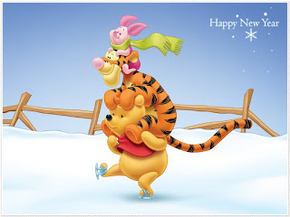 Happy New Year by Winnie the Pooh: Free Printable Invitations or Cards.