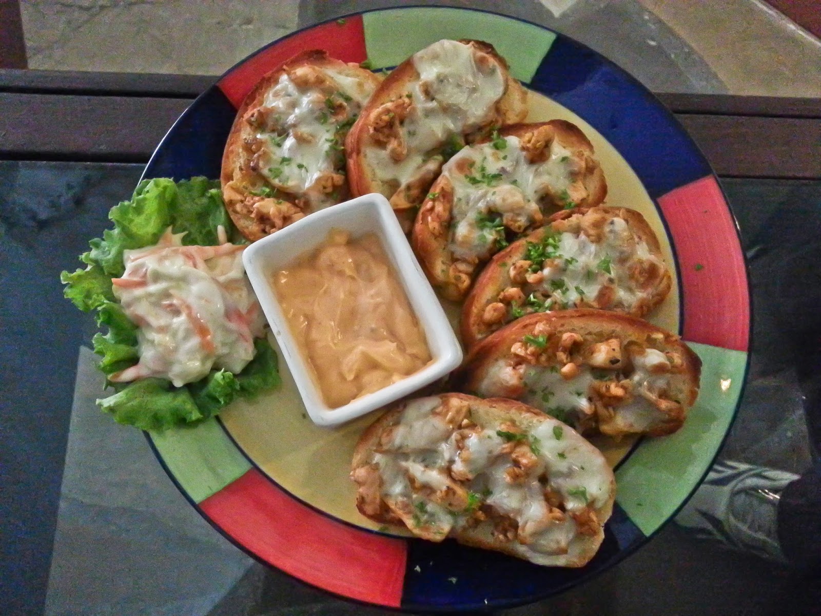 Chicken and Cheese Garlic Bread at Quesa Lounge Noida