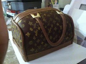 Cake Decorating for Dummies: Louis Vuitton Purse Cake