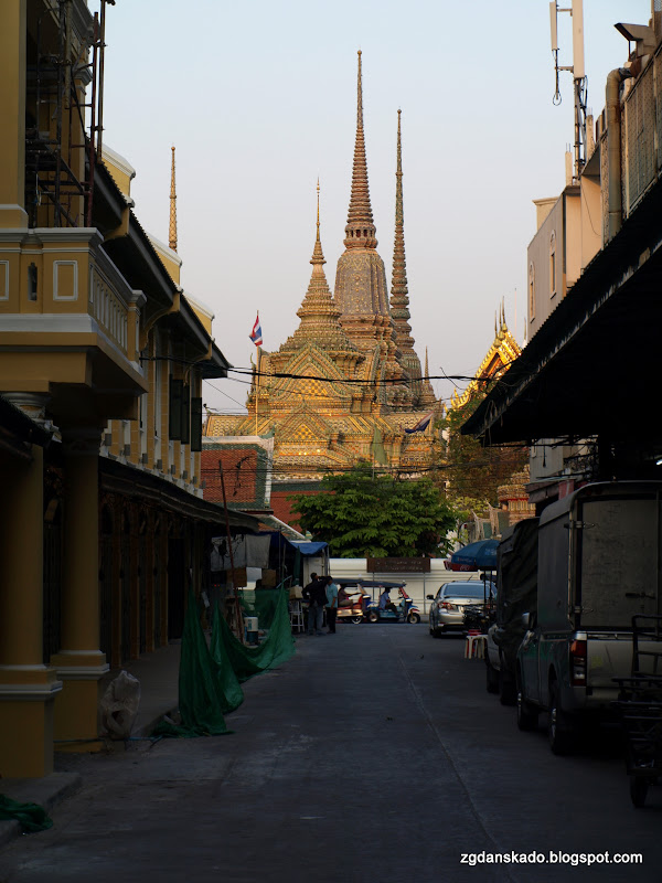 Wat Pho (Świątynia Odpoczywającego Buddy)